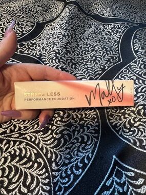 Mally Beauty Stress Less Performance Foundation - Peach Gradient Box